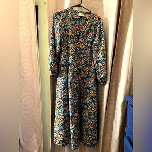 Universal thread dress size large, NWOT.